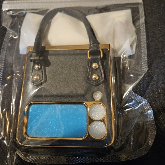 Phone case - Picture 3 of 3